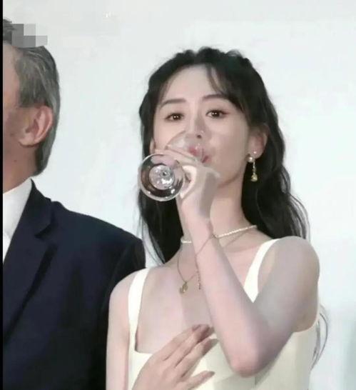 娱乐圈张杰谢娜吃瓜爆料,揭秘明星夫妻的甜蜜与争议 第3张 娱乐圈张杰谢娜吃瓜爆料,揭秘明星夫妻的甜蜜与争议 第3张